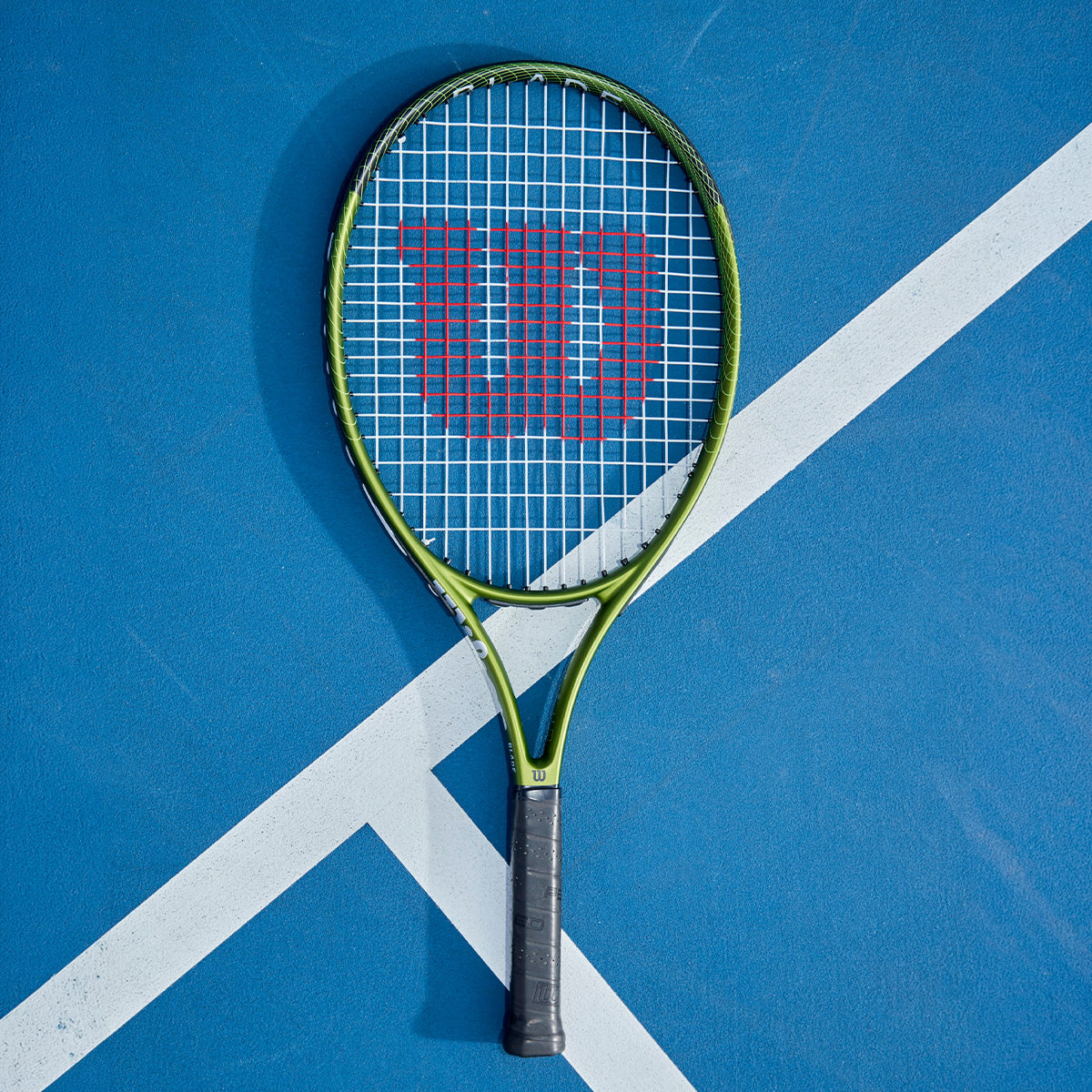 WilsonBladeFeelCompJunior25lifestyle
