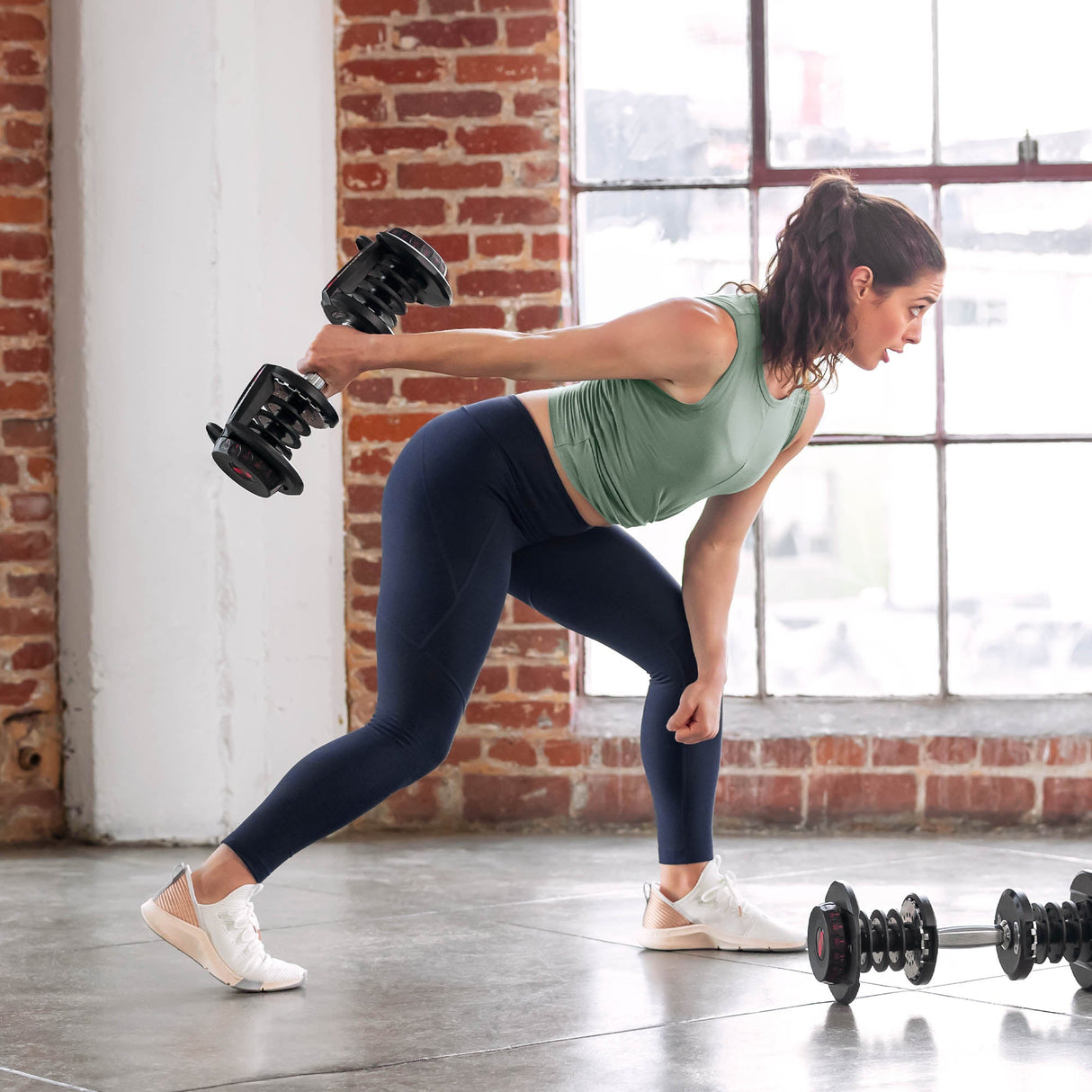 |Bowflex SelectTech 1090i Adjustable Dumbbell - Lifestyle4|