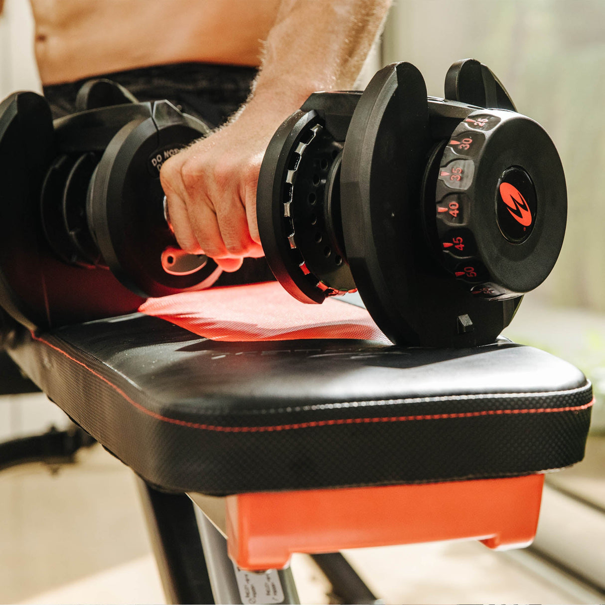 |Bowflex SelectTech 1090i Adjustable Dumbbell Set - Lifestyle5|