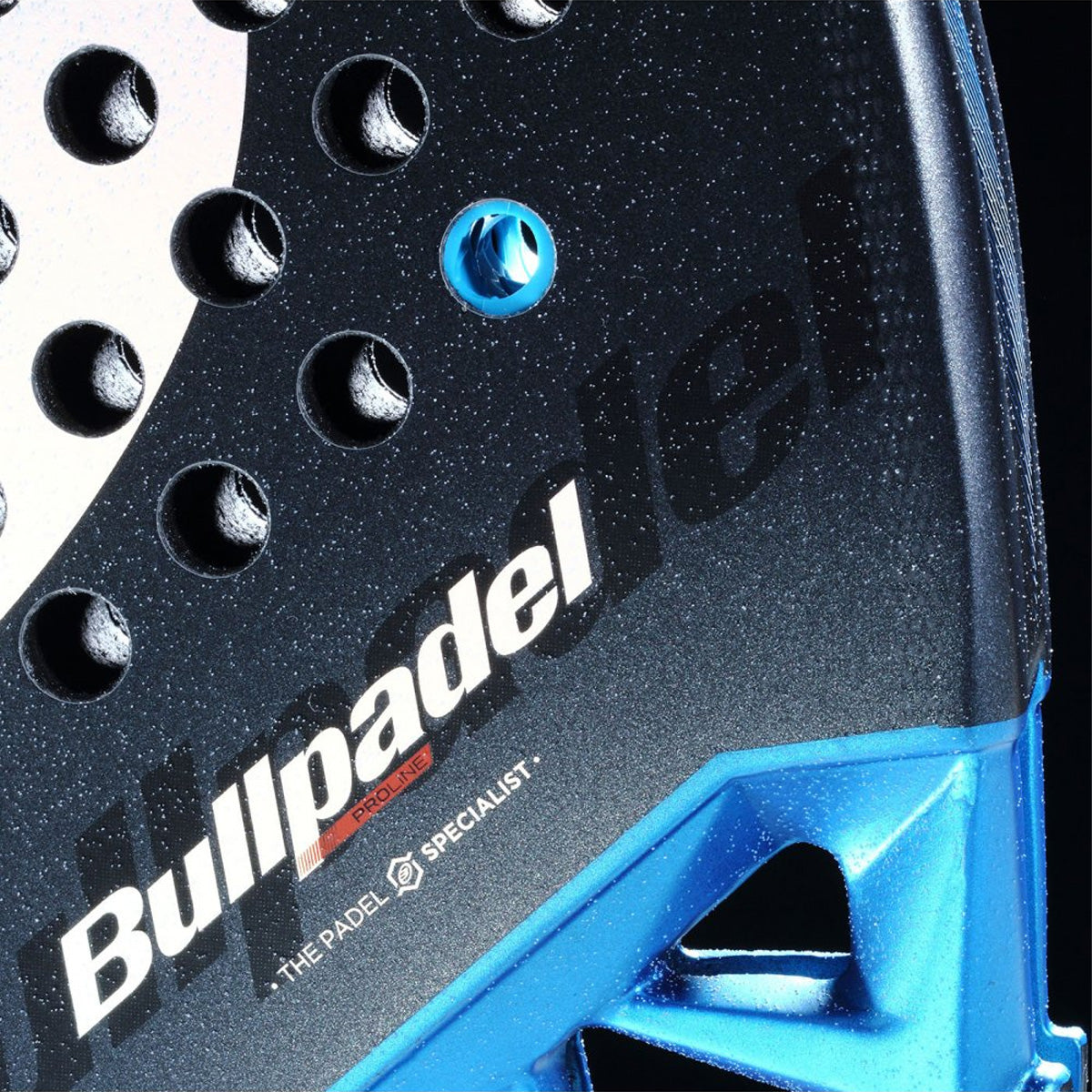 |Bullpadel Vertex 05 CMF Padel Racket Zoomed3|