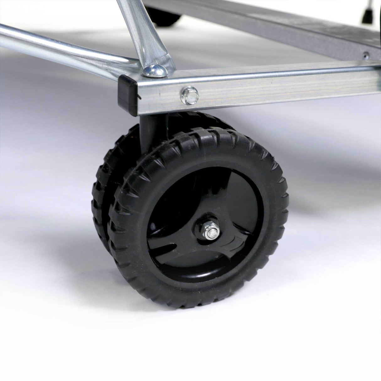 |CornilleauSport100IndoorTabeTennisTableWheel|