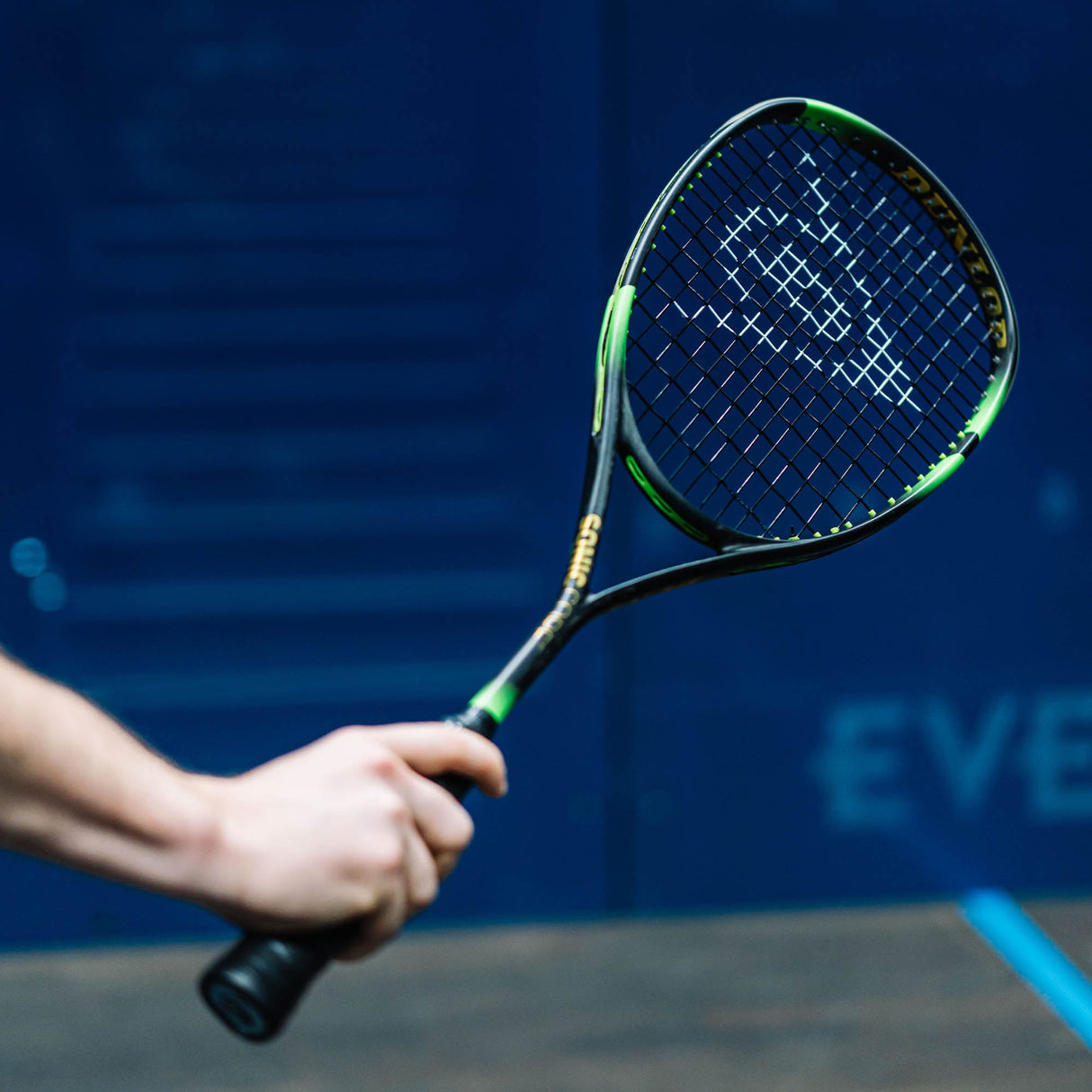 |Dunlop Sonic Core Elite 135 Squash Racket AW22 - Lifestyle4|