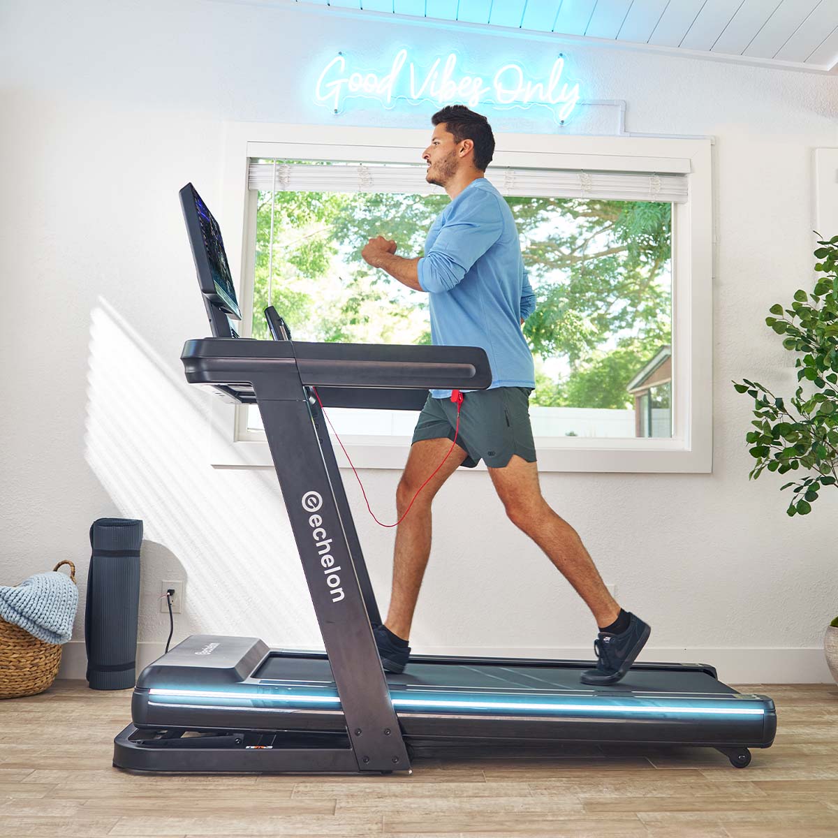 |EchelonStride50RCX22-Lifestyle|