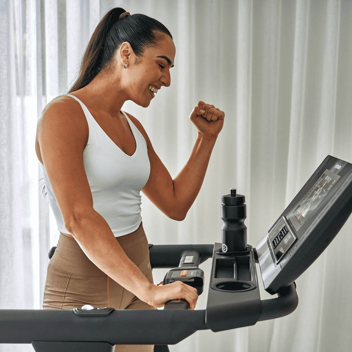 |EchelonStride6sFoldingTreadmillLS3|