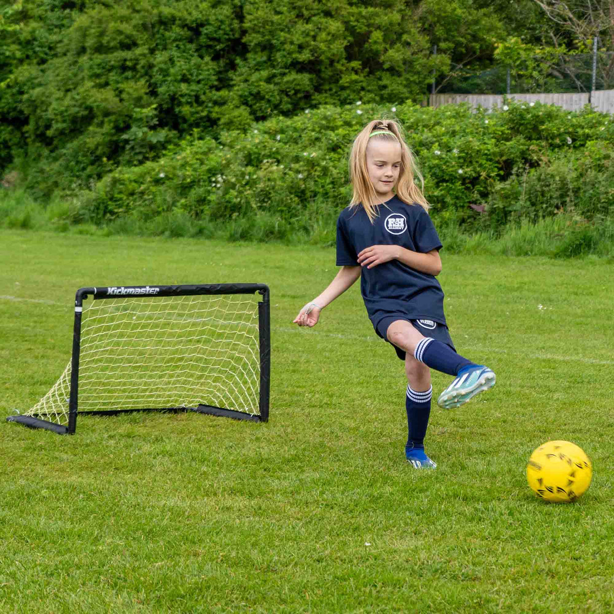 |KickmasterOneonOneFoldingFootballGoal4|