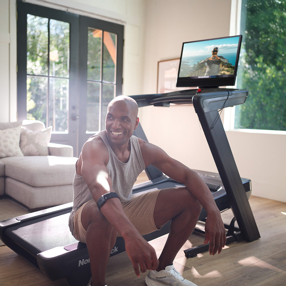 |NordicTrackCommercial2450Treadmill7|