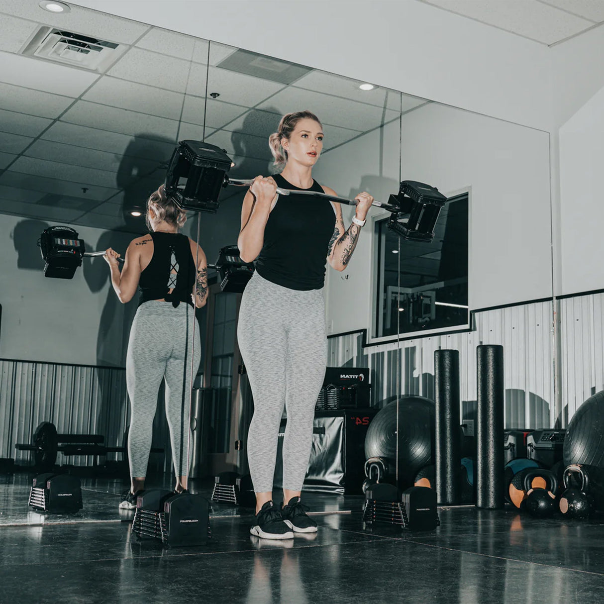 |PowerBlock4ftEZ CurlBarLifestyle2|