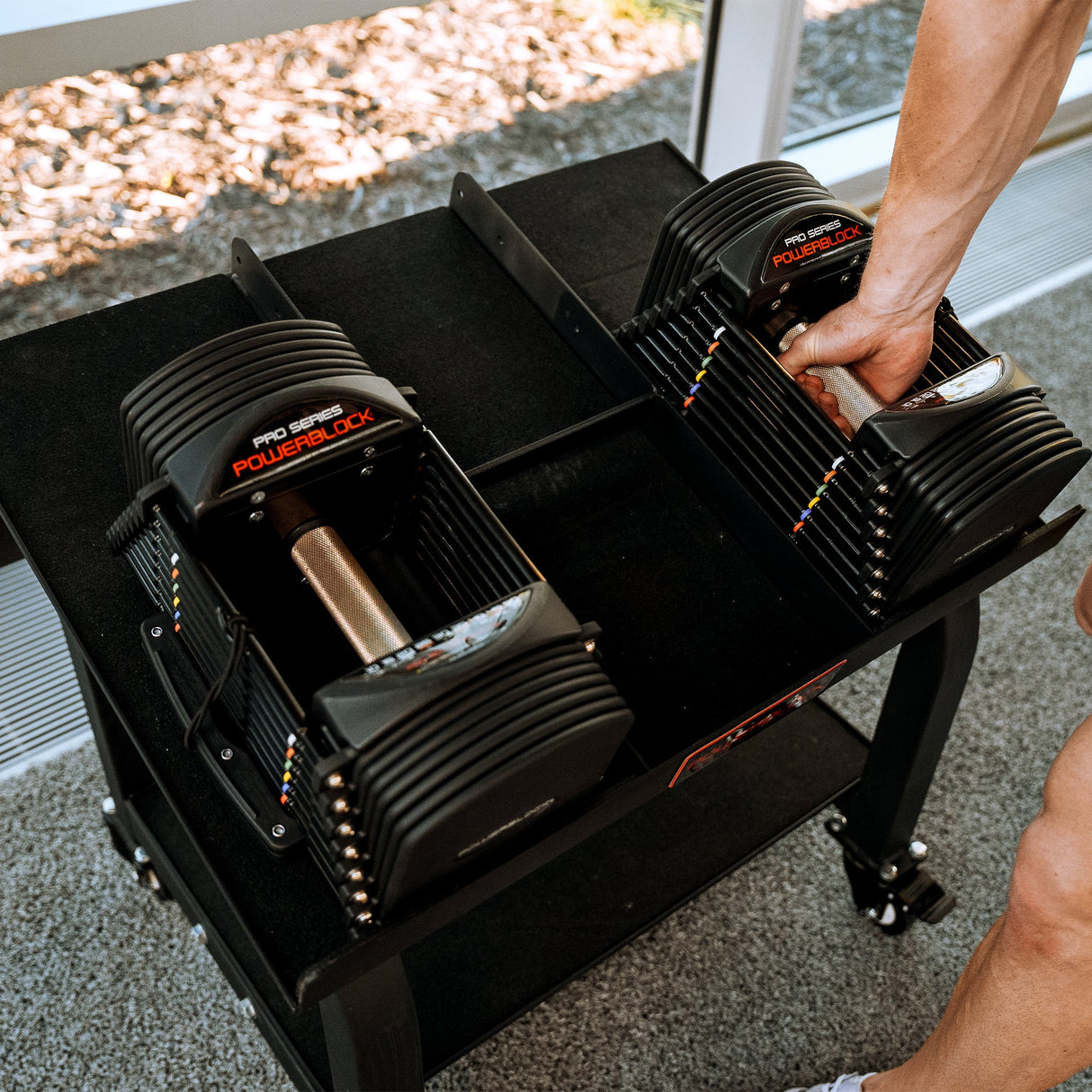 |PowerBlockPro50CommercialBumbbellsLifestyle2|