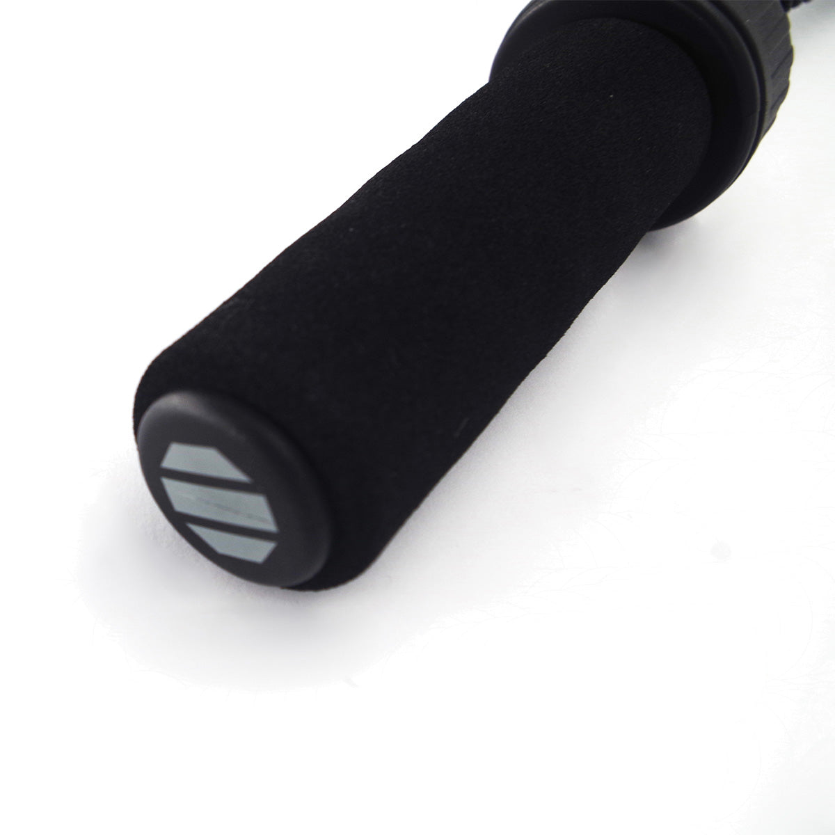 |UFC DUO WEIGHTED JUMP ROPE BLACK Zoomed3|