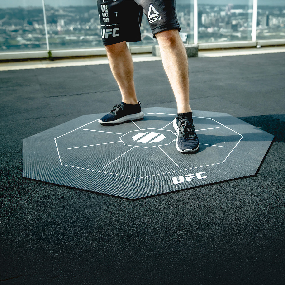 |UFC OCTAGONAL EXERCISE MAT BLACK InUse2|