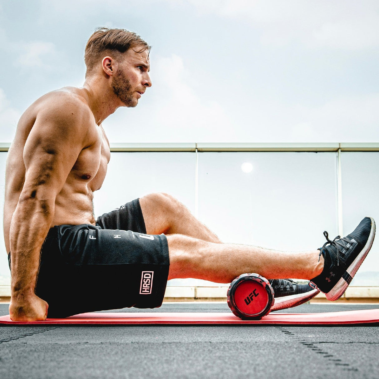 |UFC Tyre Mark Foam Roller - Lifestyle 2|