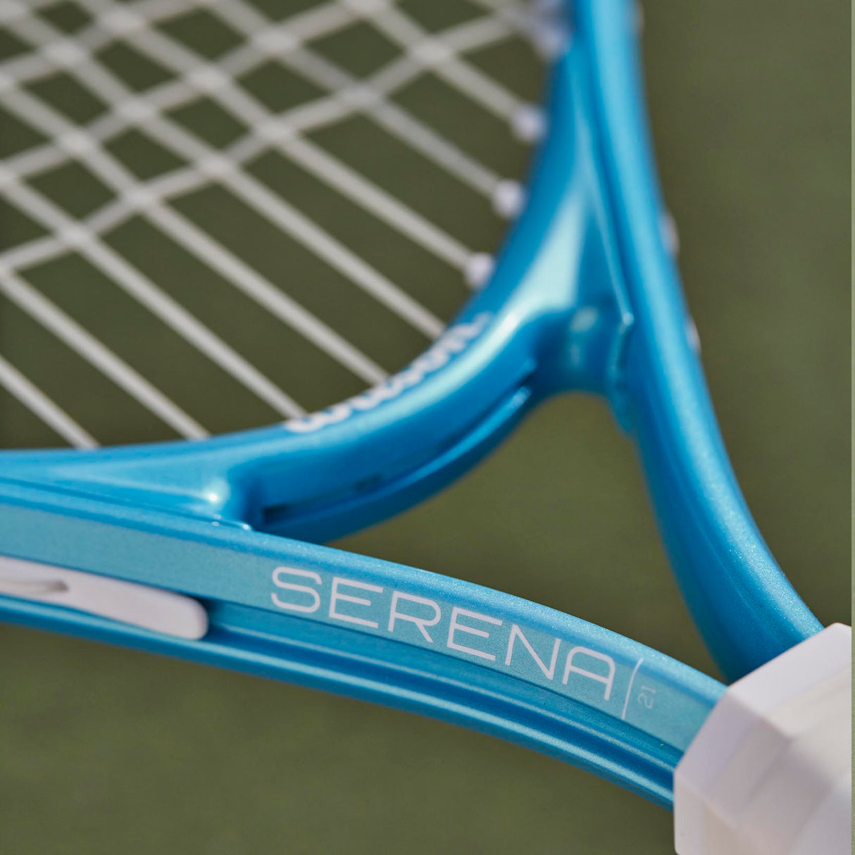 |WilsonSerena21JuniorTennisRacketLifestyle2|