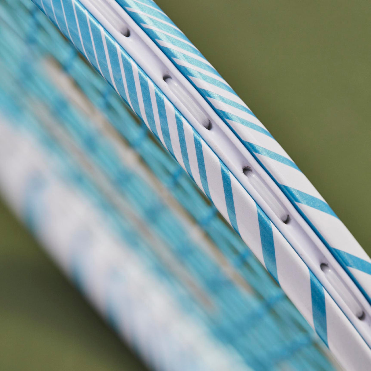 |WilsonSerena21JuniorTennisRacketLifestyle4|