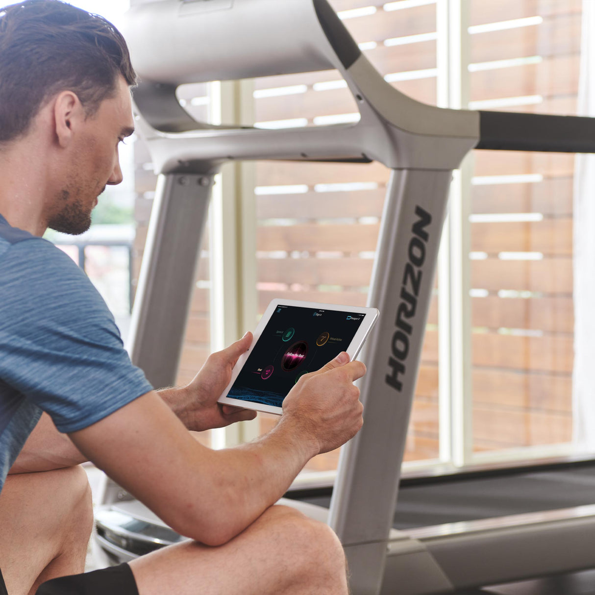 |Horizon Fitness Paragon X Folding Treadmill - Lifestyle3|