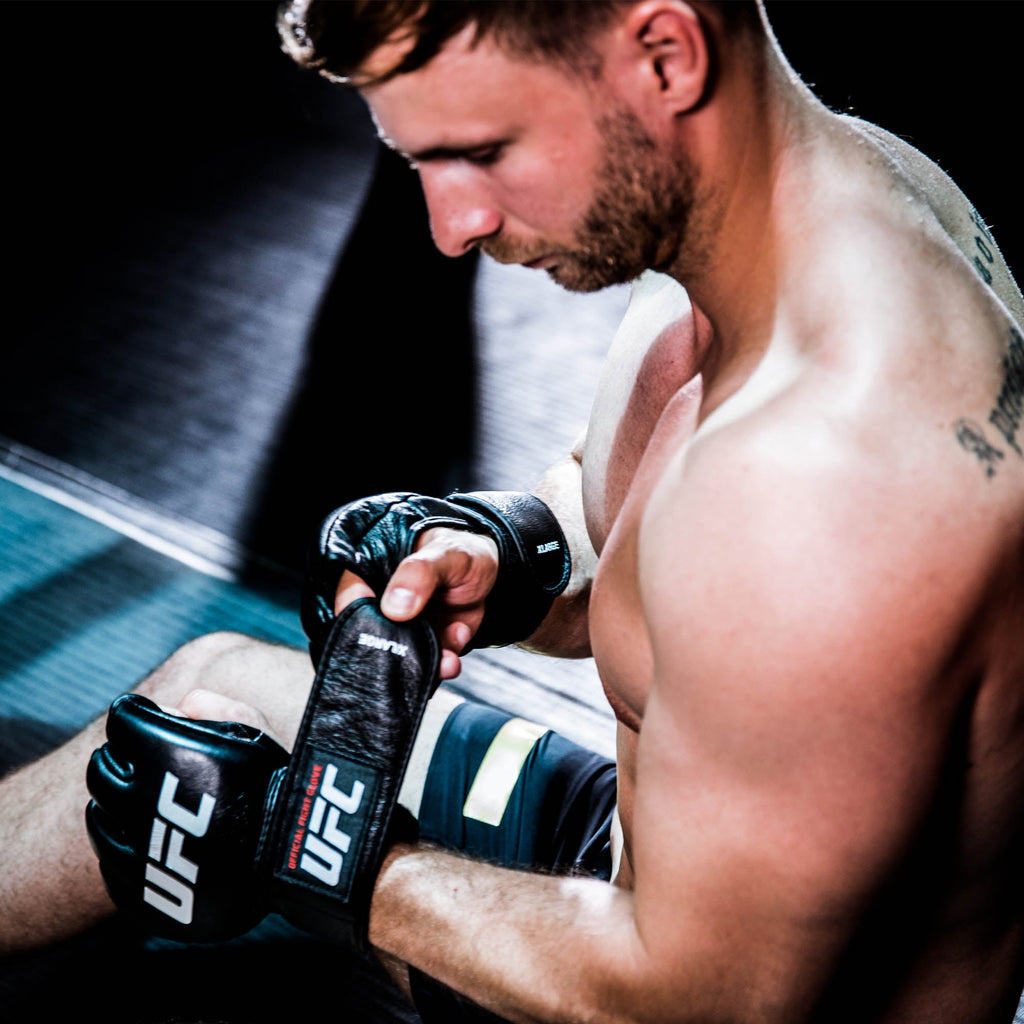 |UFC Official Fight Gloves 2021 - Lifestyle1|