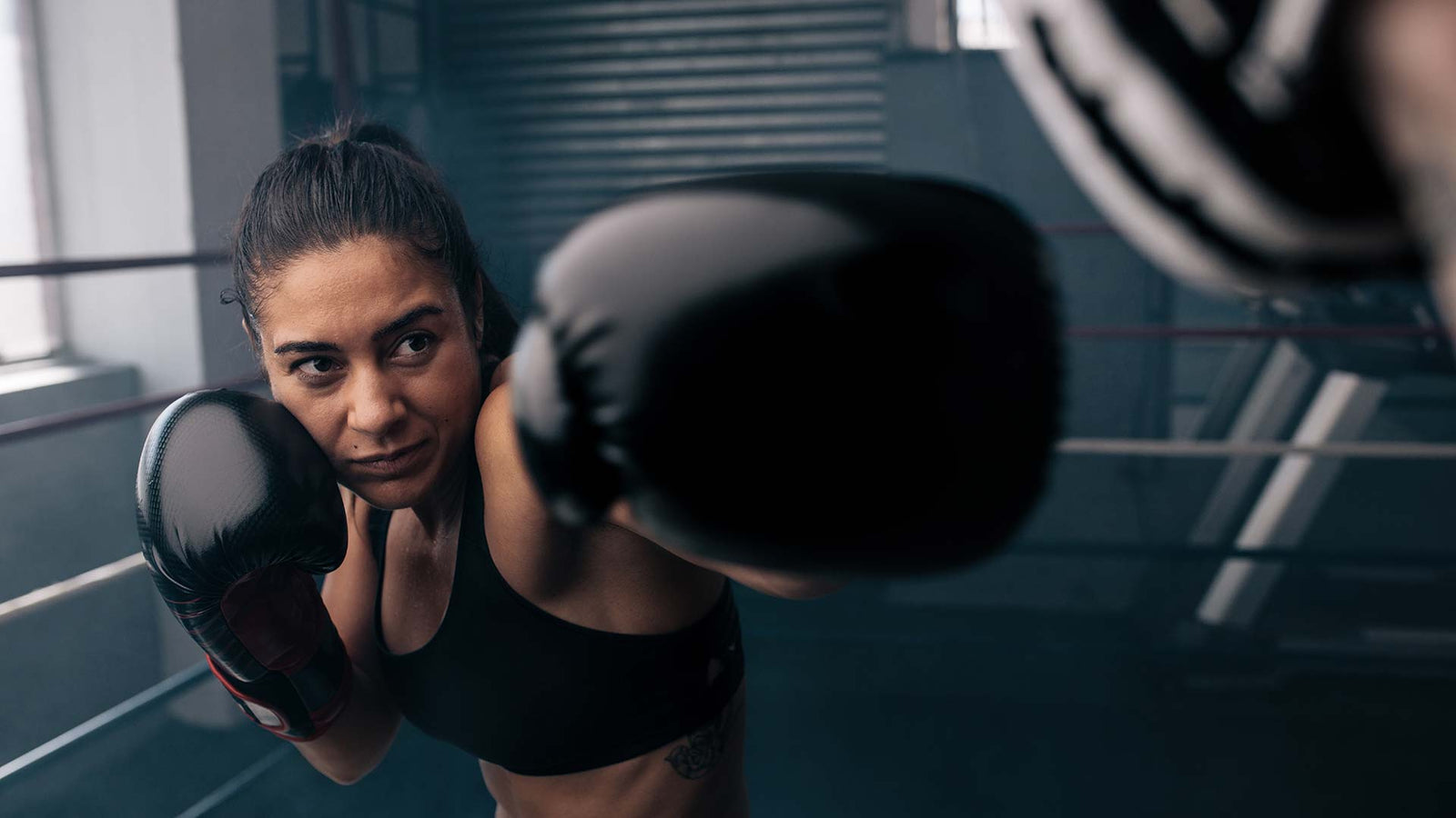 Boxing Gloves: The Ultimate Guide to Choosing the Right Pair for Training & Competition