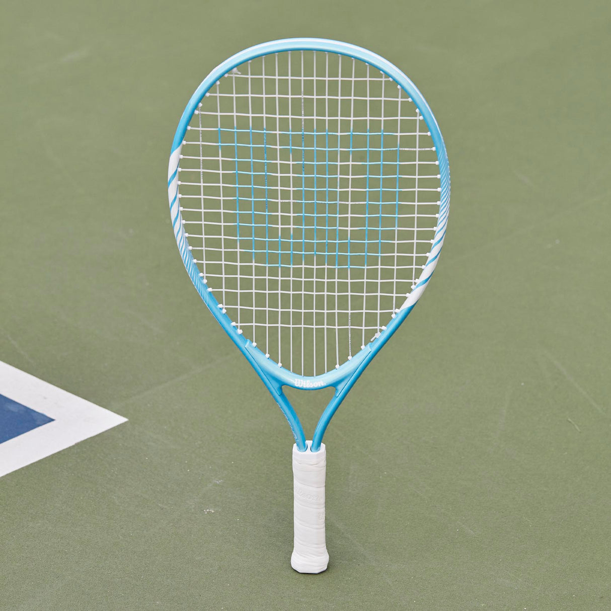 |WilsonSerena21JuniorTennisRacketLifestyle1|