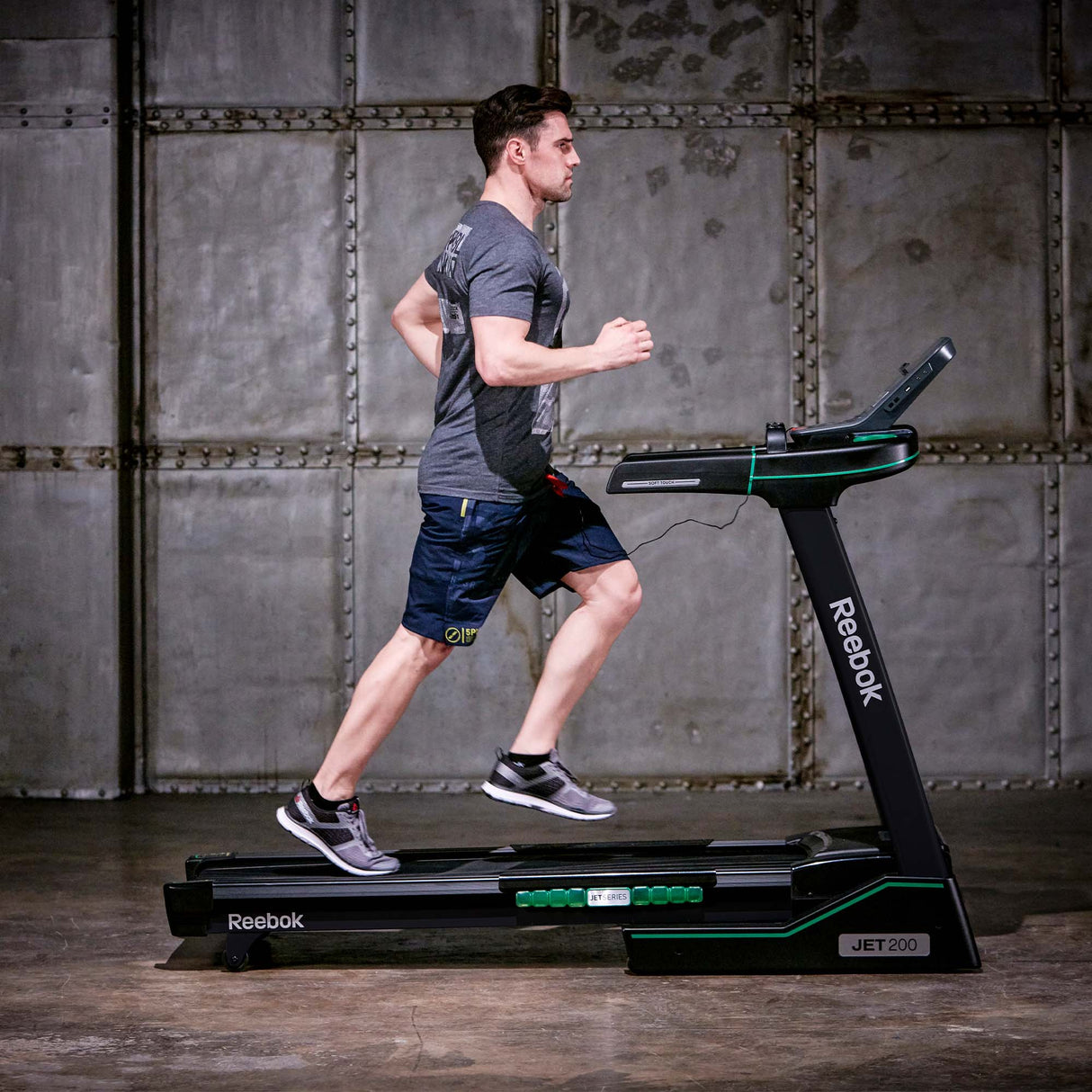 |ReebokJet200SeriesBluetoothFoldingTreadmillLifestyle1|