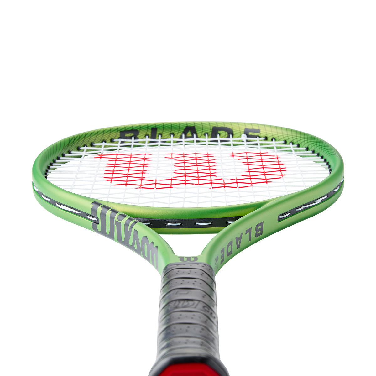 Wilson Blade Feel 100 Zoomed