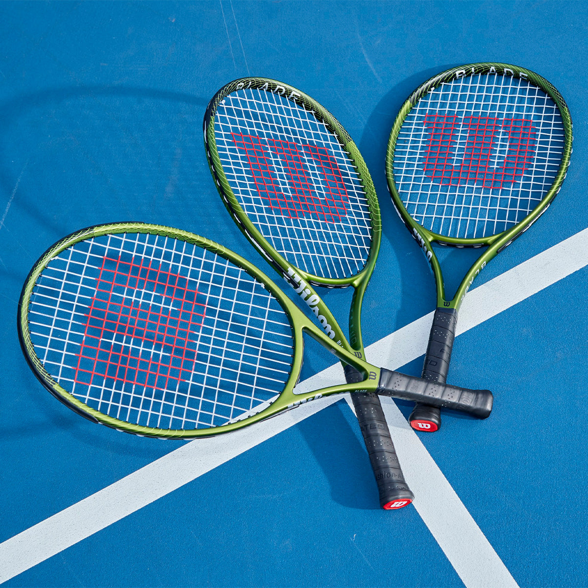 WilsonBladeFeelCompJunior25lifestyle