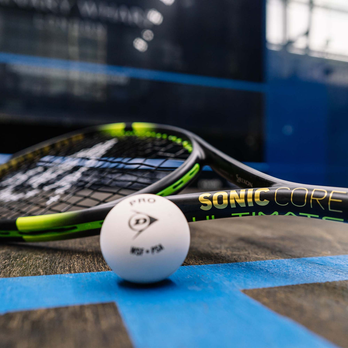 |Dunlop Sonic Core Ultimate 132 Squash Racket Double Pack AW22 - Lifestyle3|