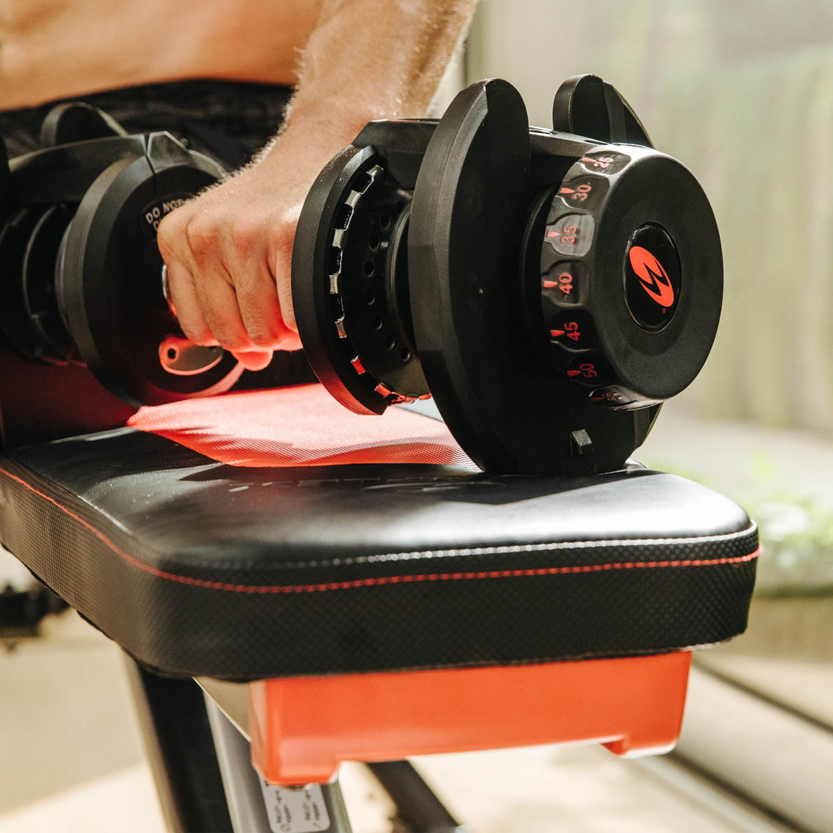 |Bowflex SelectTech 1090i Adjustable Dumbbell - Lifestyle|
