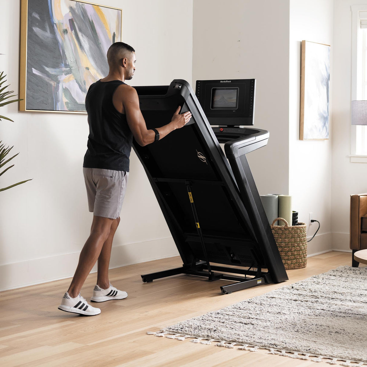|NordicTrackCommercial1250FoldingTreadmilLLifestyle4|