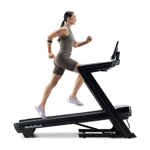 |NordicTrackCommercial1250TreadmillInUse2NordicTrackCommercial1250TreadmillInUse3|