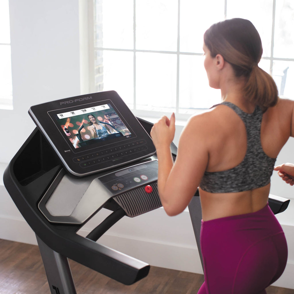 |ProForm Pro 5000 Treadmill 2021 - Console Lifestyle|