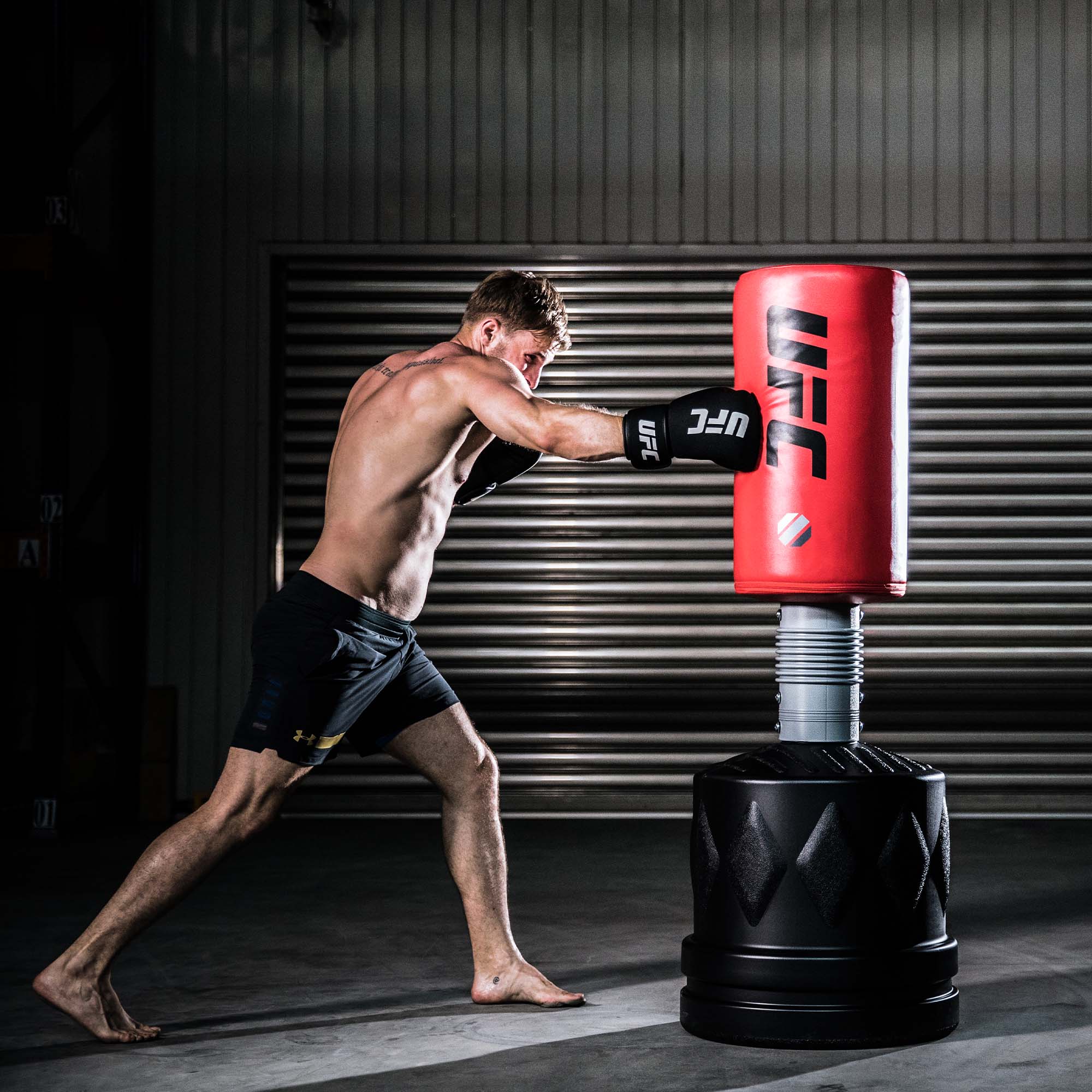Ufc heavy bag hotsell gloves