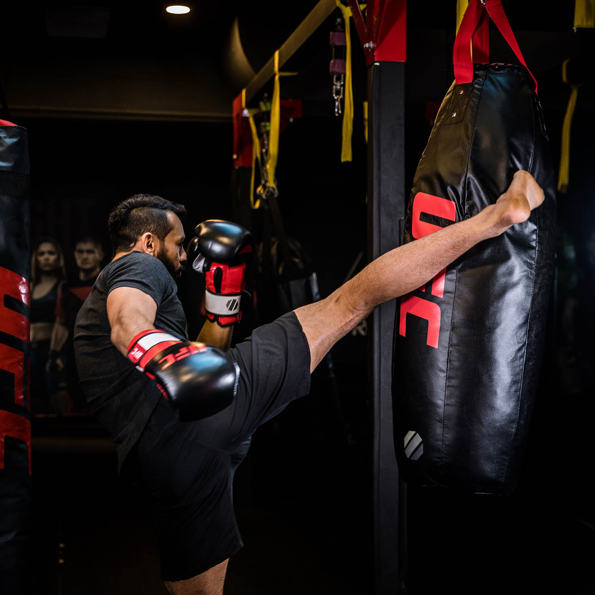 UFC Pro Tear Drop Punch Bag Sweatband